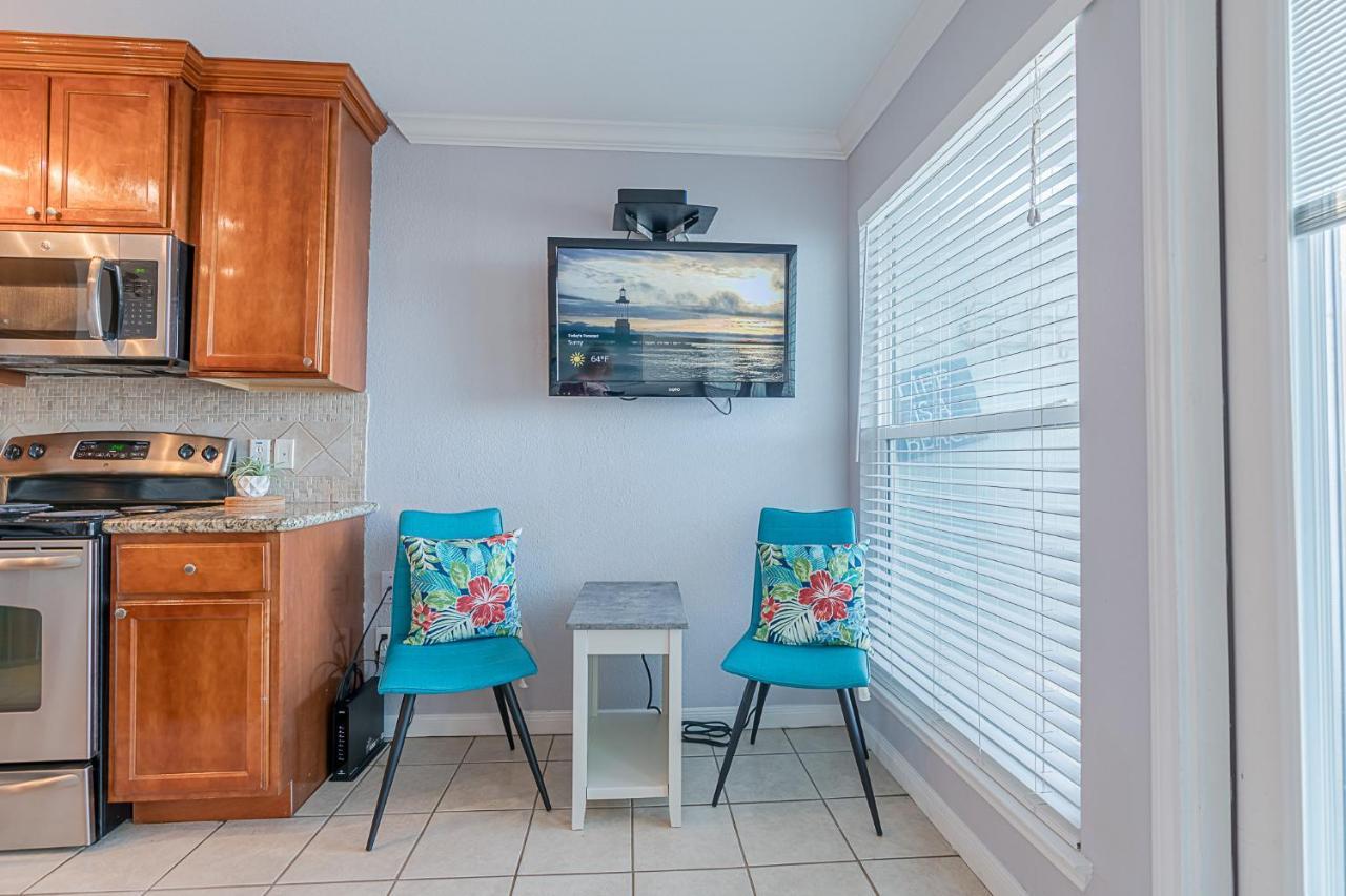 Octopus Gardens Private Boardwalk To The Beach Great Gulf Views Galveston Esterno foto